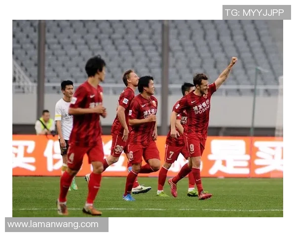 全北现代迎战上海上港期待一场精彩的中韩足球对决