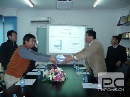 “内训前置”，打造多方共赢校企合作新模式——俄罗斯专享会与北大方正软件技术学院举行合作签约授牌仪式-俄罗斯专享会官网-数字时代智慧安全产品和解决方案提供商